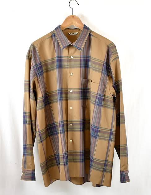 過去作でも見つけたら即買いおススメ！AURALEE至極のウールシャツって