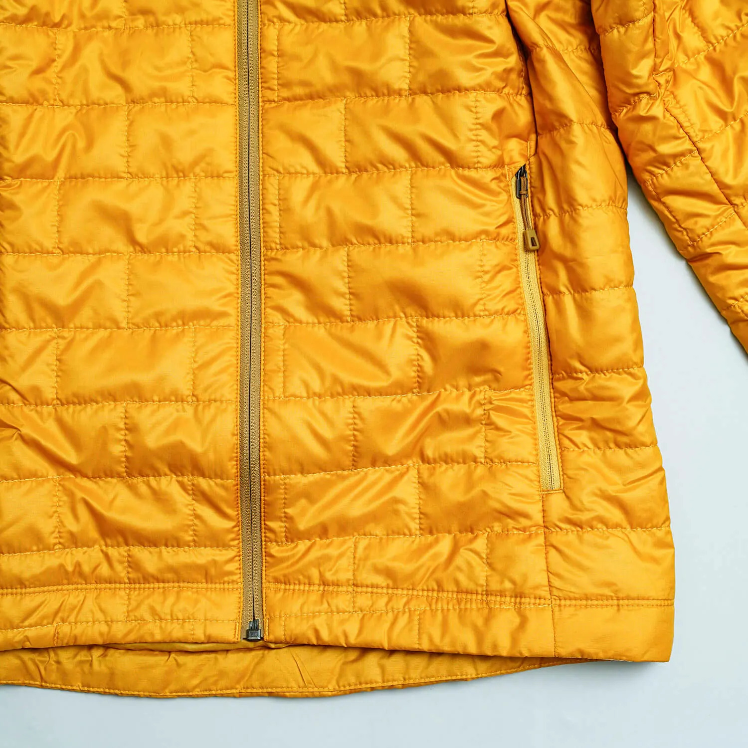 秋山ハイクで活躍する防寒着の決定版！ 化繊インサレーション