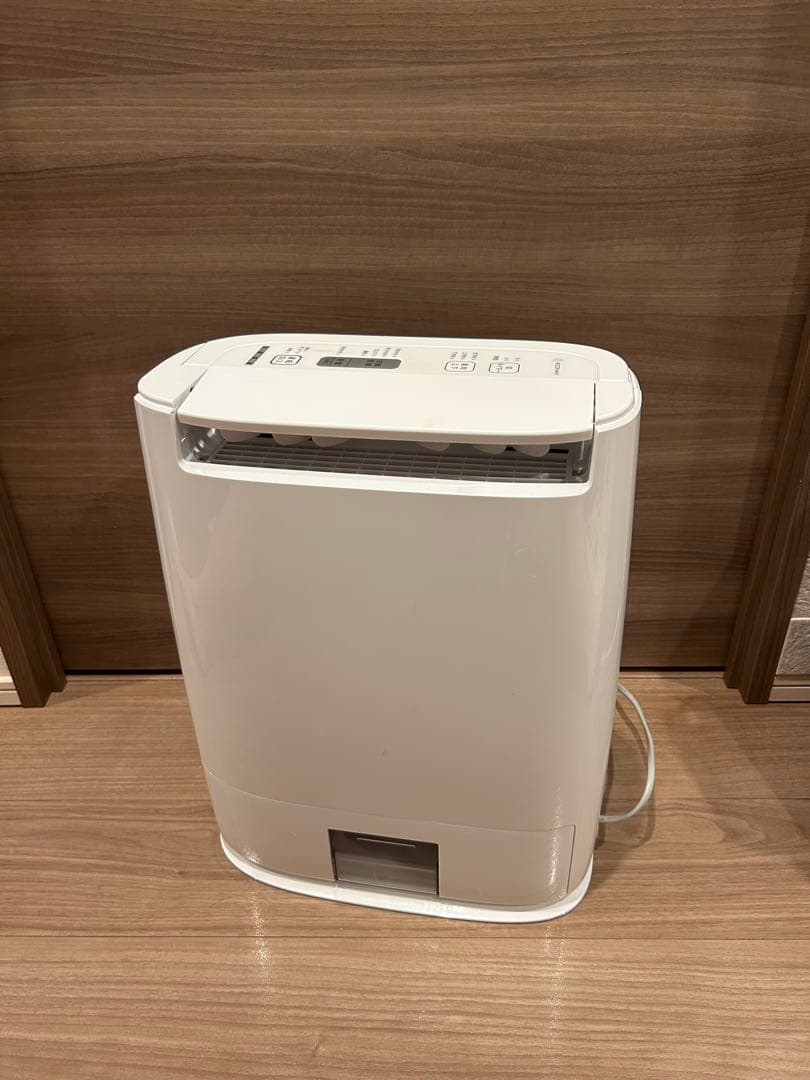 衣類乾燥除湿機F-YZU60 ホワイト 取り外し可能水タンク 概要 デシカント方式 衣類乾燥除湿機 F-YZVXJ60 | 衣類乾燥除湿機