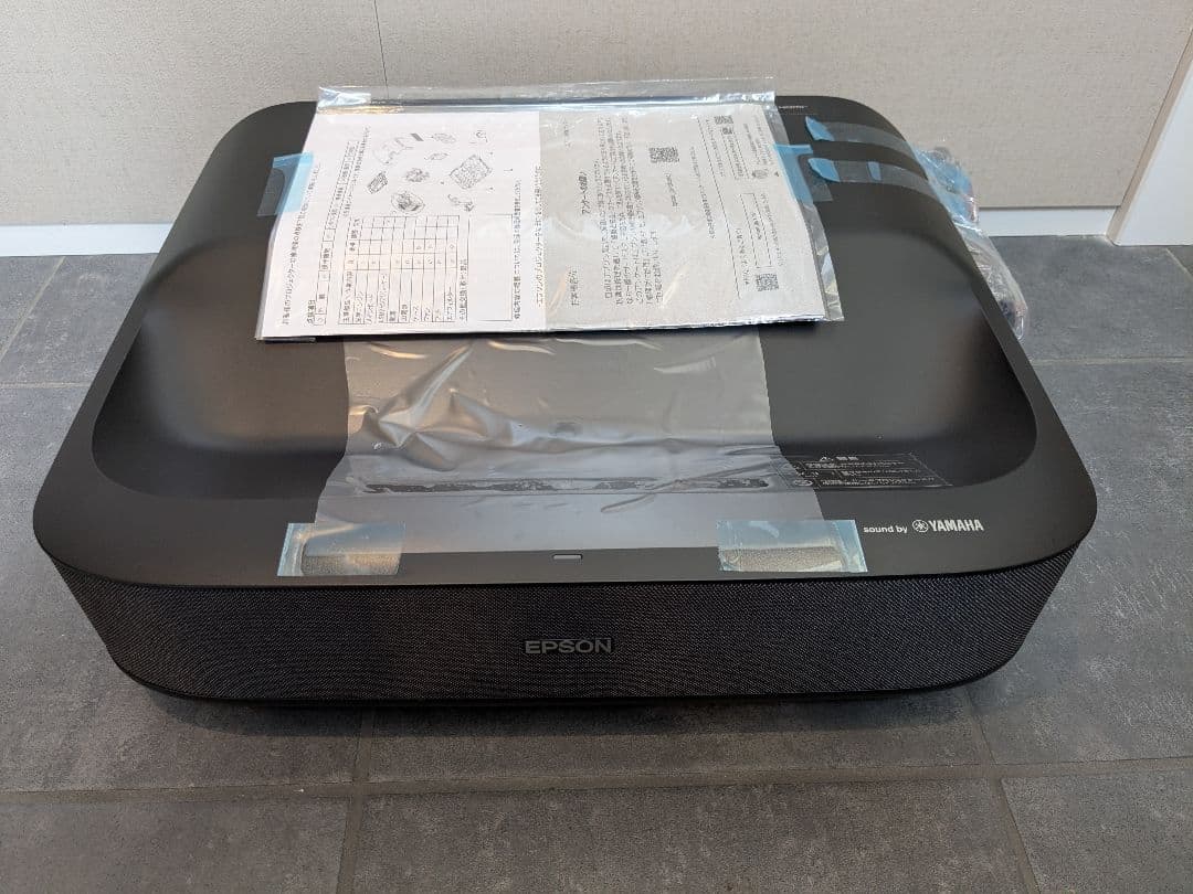 EPSON　EH-LS300 プロジェクター 本体 ブラック YouTubeが大画面で快適に楽しめる！スマホとプロジェクターは相性抜群