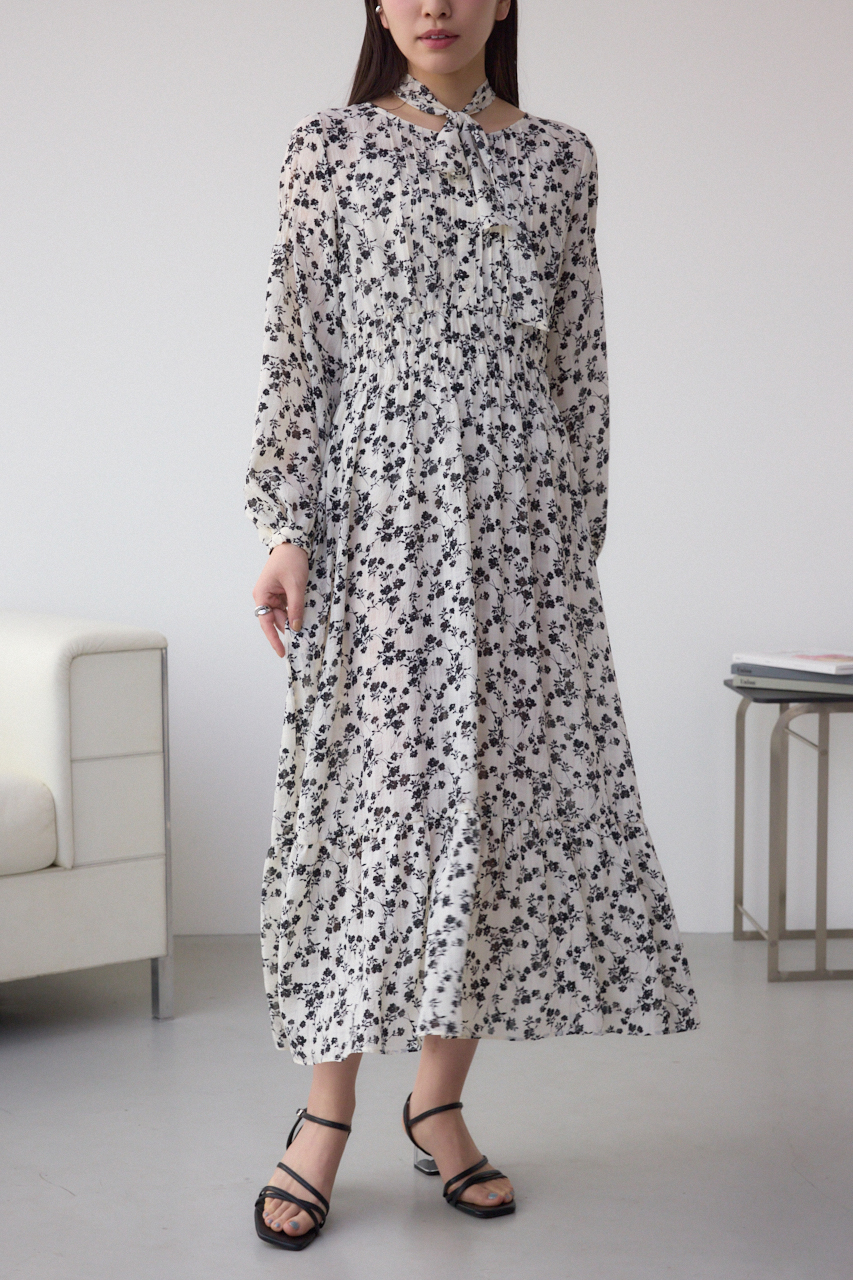 シアーチェックフラワー柄ワンピース｜WOMEN｜250ISB33-431C｜AZUL BY